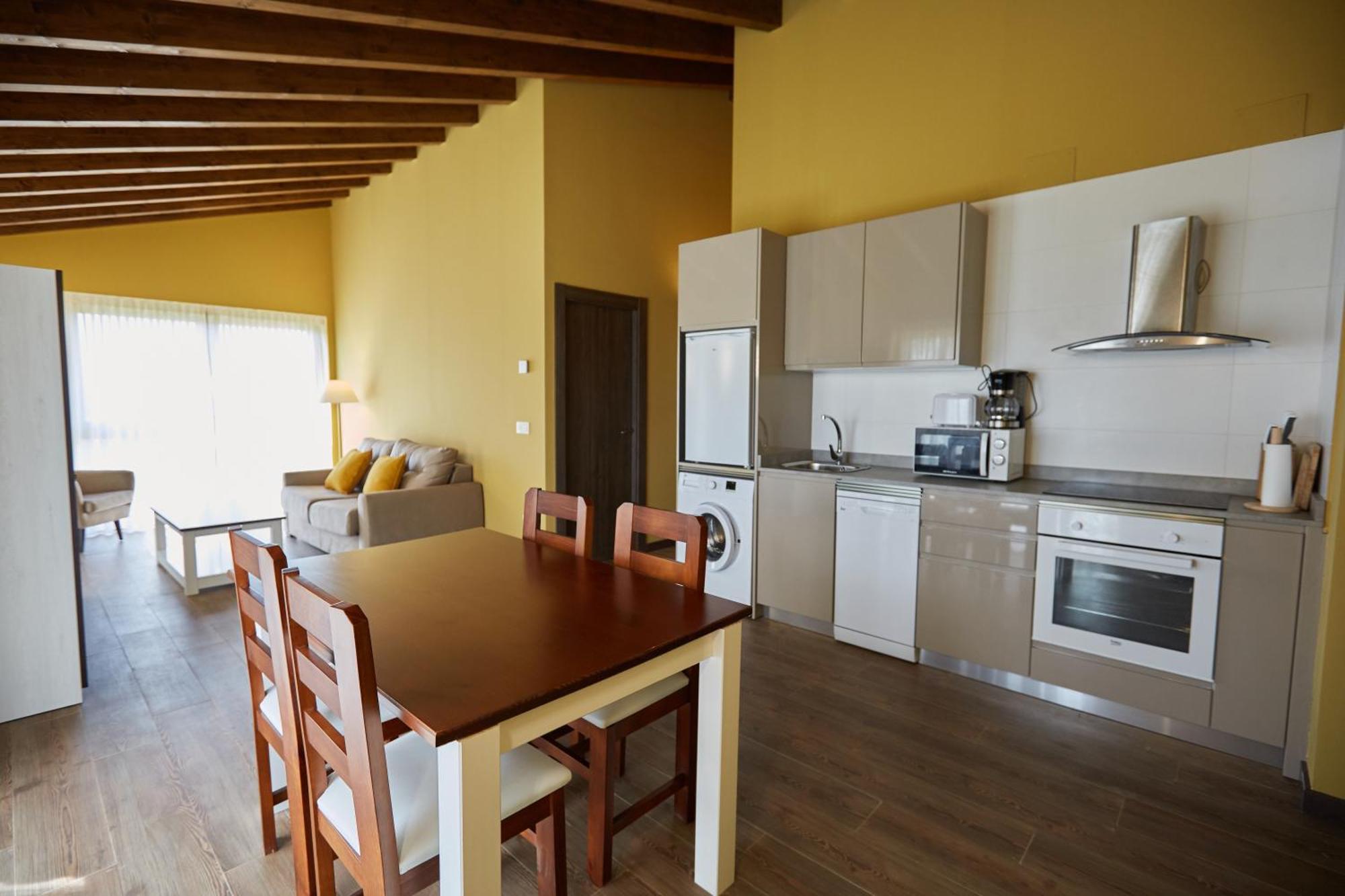 Apartamentos Rurales Casa La Piedra Collia Exterior photo