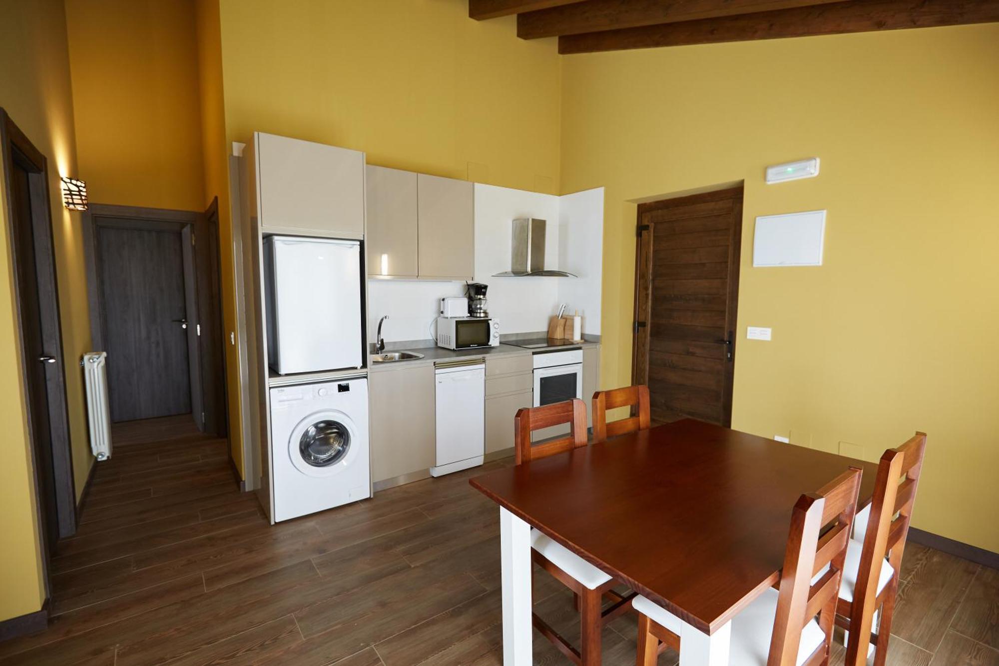 Apartamentos Rurales Casa La Piedra Collia Exterior photo