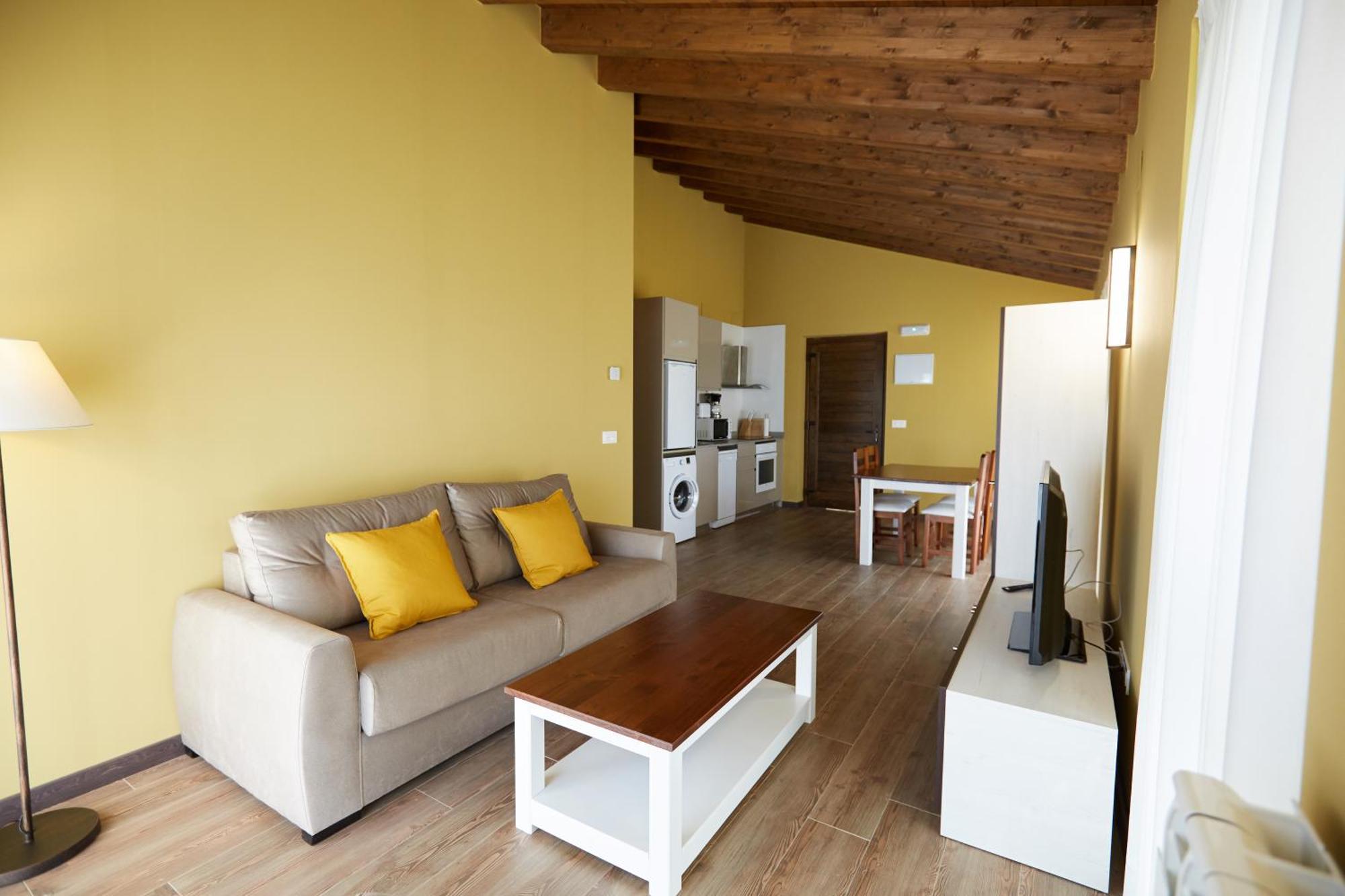 Apartamentos Rurales Casa La Piedra Collia Exterior photo